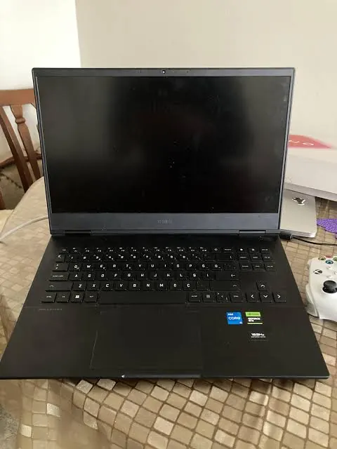 Laptop Bakımı Sonrası Açılmama Sorunu: Kısa Devre ve Super IO (EC) Entegresi Onarımı