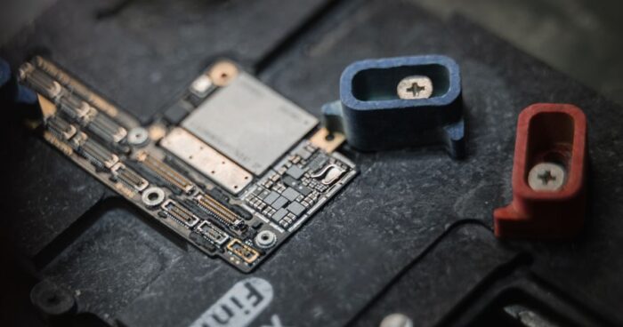OPPO Reno 7 Şarj Aletine Takıldığında Hiçbir Tepki Vermiyor