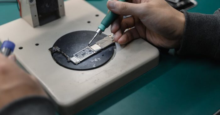 Google Pixel 8a USB-C Soketi Gevşek, Kablo Yerinde Durmuyor