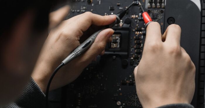 Samsung S24 Serisinde Gitmeyen Nem Uyarısı ve USB‑C Onarımı