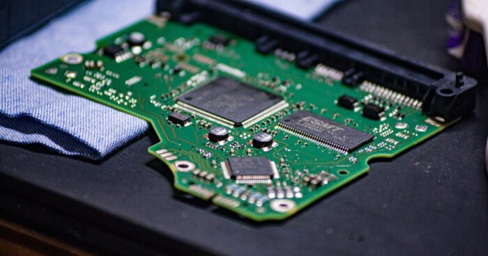 Laptop Bataryayı Şarj Ediyor Ama Güç Tuşuna Tepki Vermiyor