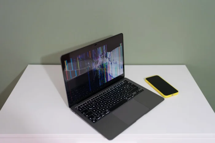Sıvı Teması Sonrası Isınan Telefon Nasıl Veri Kaybetmeden Tamir Edilir?