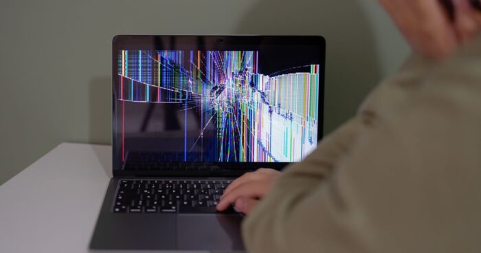 Samsung Galaxy Book4 Pro Bataryası Bittikten Sonra Hiç Açılmıyor