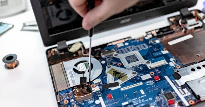 Casper Excalibur G770 ve G911 Ekranı Kapağı Oynatınca Gidiyor
