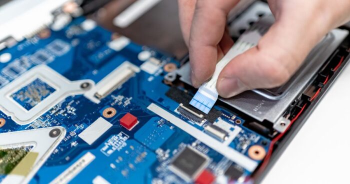 Laptop Şarj Soketi Gevşek, Adaptör Belli Açıdayken Çalışıyor